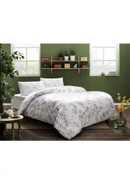 Taç Julianne Pembe Çift Kişilik Ranforce Nevresim Takımı: Şıklık ve Konforun Birleşimi