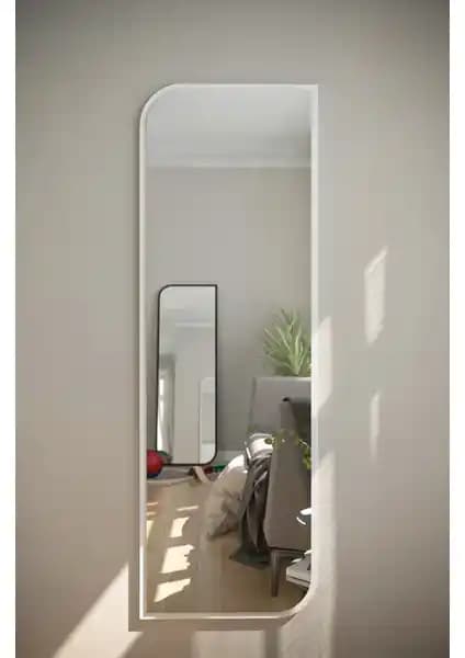 Tarz Design Beyaz Dekoratif Çapraz Oval Boy Aynası Modern ve Şık Tasarımıyla İç Mekanlara Zarafet Katar