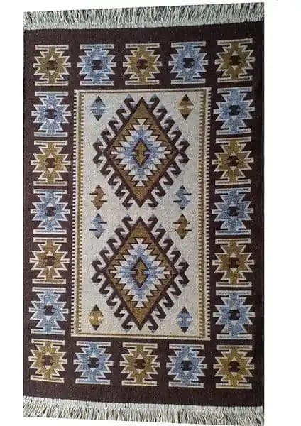 Uşak Kilimi: Geleneksel Tasarım ve Fonksiyonelliği Bir Arada Sunan El İşçiliği Ürünü