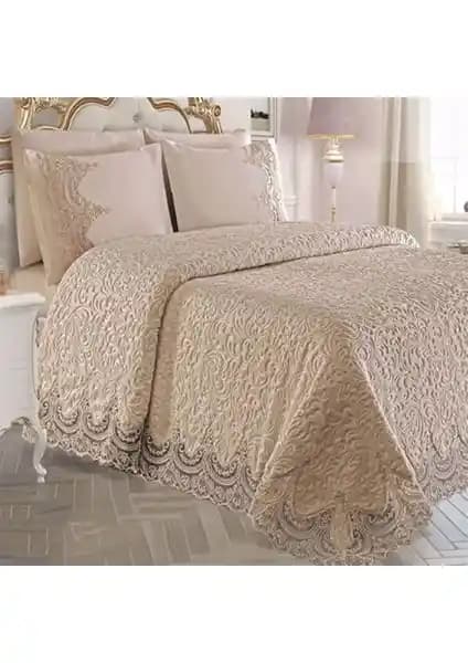 Yarençeyiz Dantelli Gelin Battaniye Seti: Şıklık ve Konforu Bir Arada Sunar