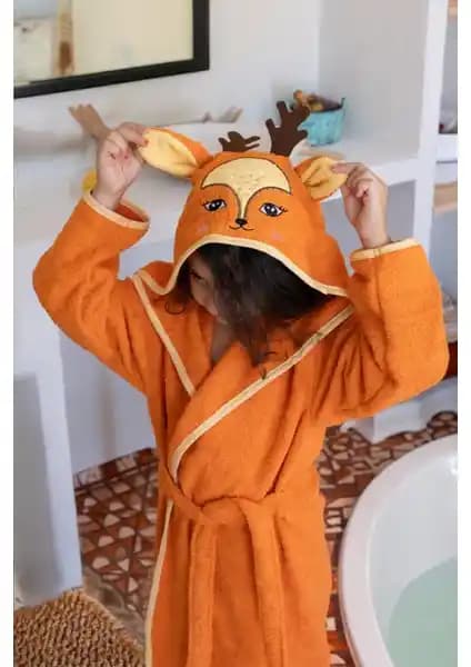 Zengin Home Kapüşonlu Çocuk Bornozu Renkli ve Eğlenceli Tasarımıyla Konfor Sunar