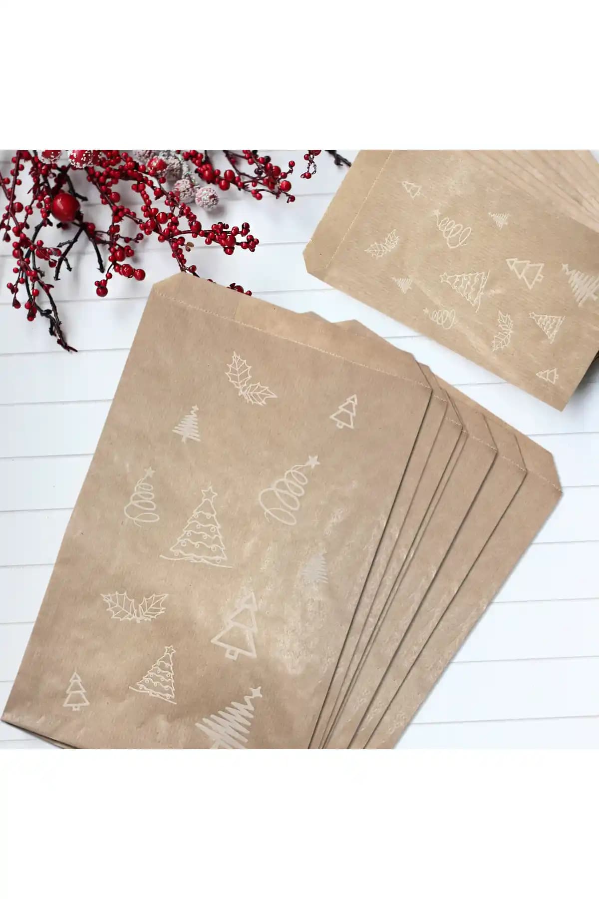 Bimotif Çam Desenli Kese Kağıdı: Estetik ve Dayanıklı Hediye ve Paketleme Çözümü