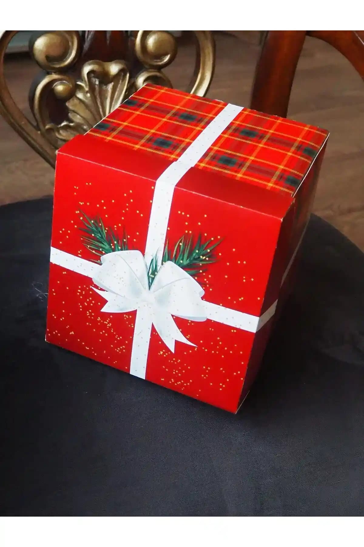 COSMOSART Hediye Kutusu 24x24x24 cm Şık ve Dayanıklı Saklama Çözümü