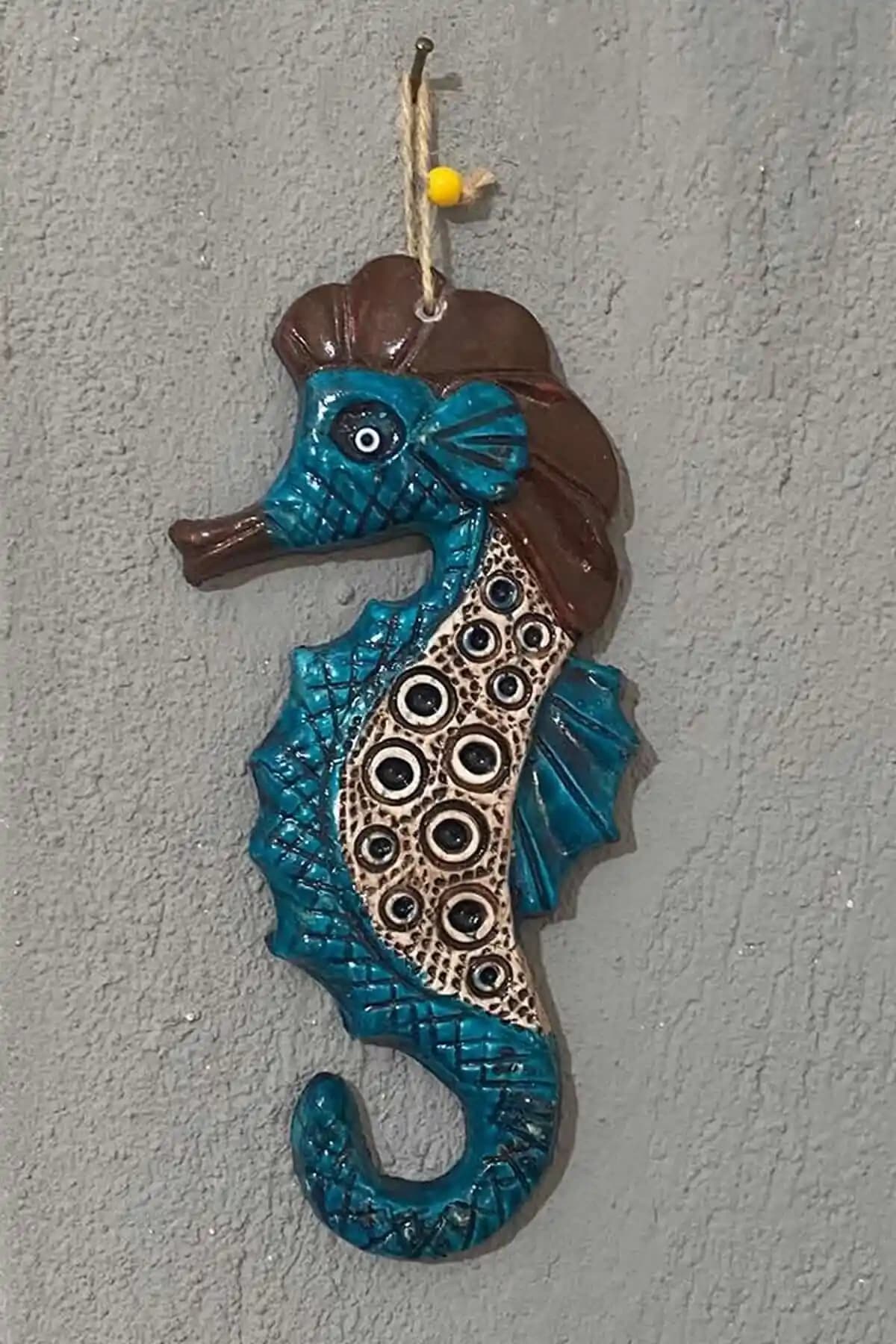 Denizatı Temalı Dekoratif Balkon Süsü: Estetik ve İşlevselliğin Buluşması