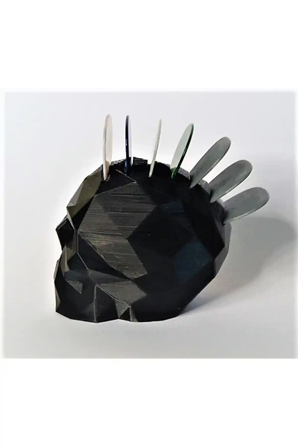 Estetik ve Fonksiyonelliği Bir Arada Sunan Kurukafa Tasarım Pena Tutucu Ürünü