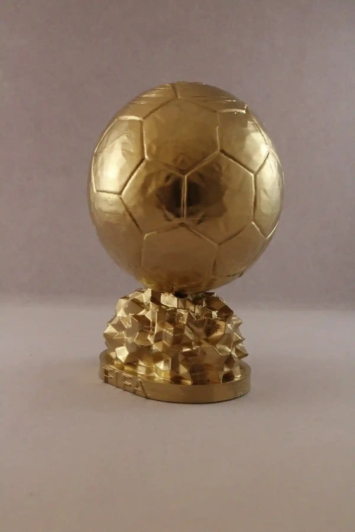 Fıfa Ballon D'or Modeli 20 Cm Altın Renkli Koleksiyon ve Hediye Seçeneği