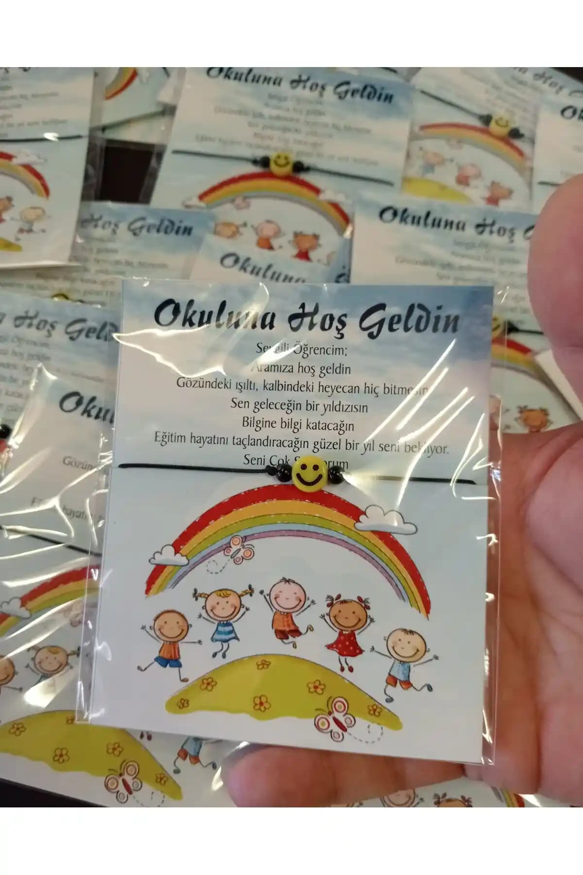 Okuluna Sınıfına Hoşgeldin Hediyesi Renkli Gülen Yüzlü Bileklikler ve Özellikleri