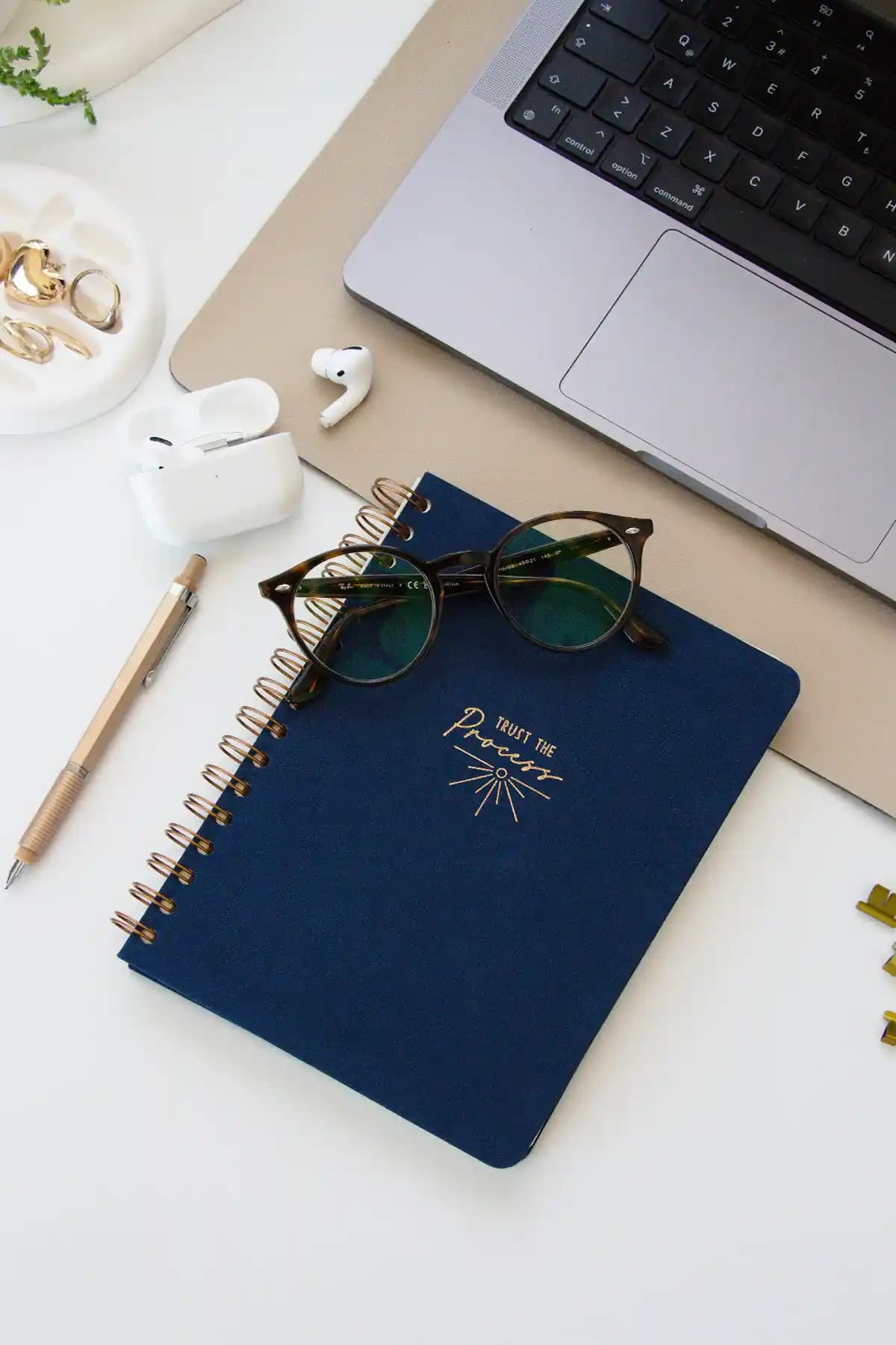 Paperora A5 Spiralli Sert Kapak Keten Düz Çizgisiz Not Defteri Özellikleri ve Kullanım Alanları