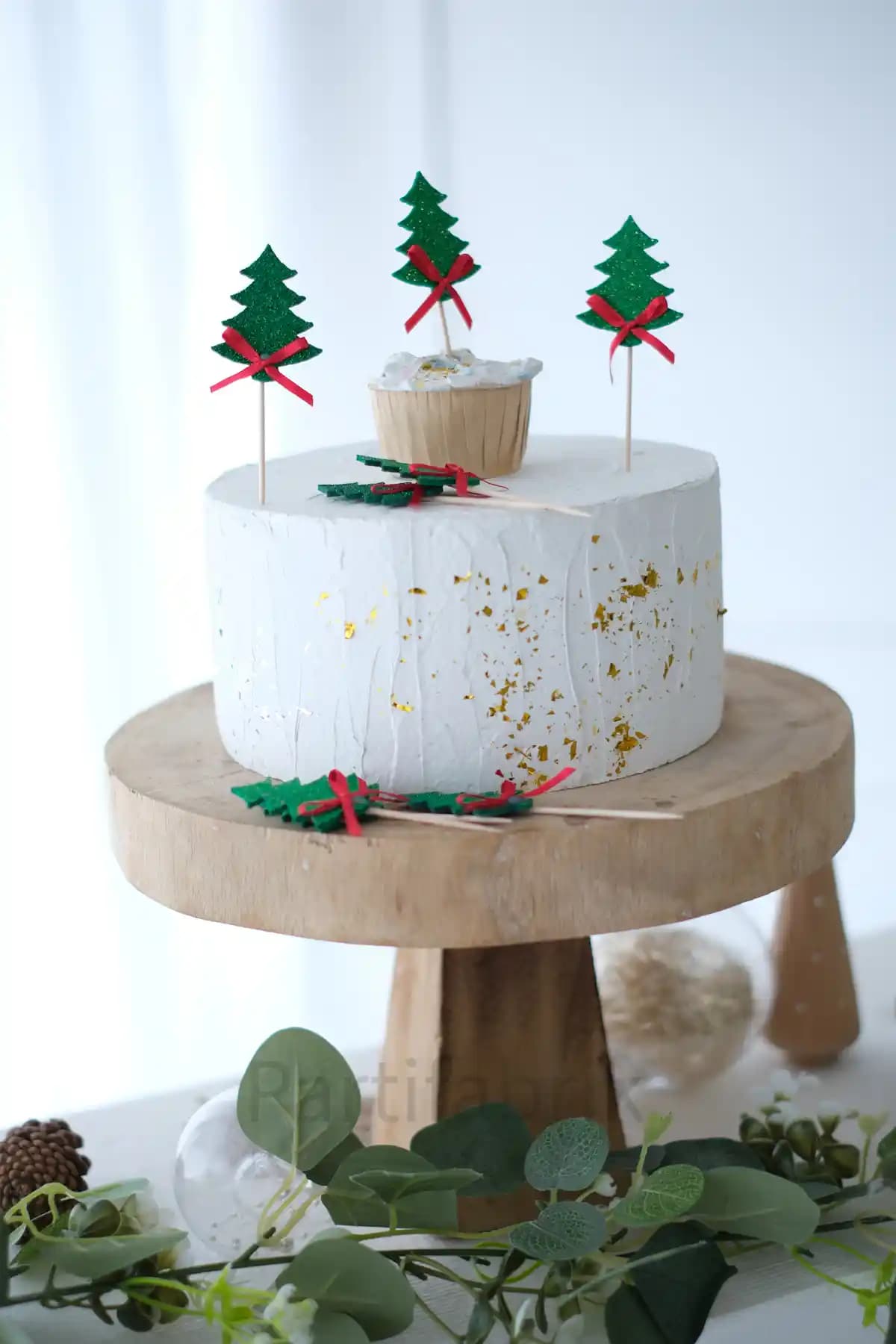 Partifabrik Yılbaşı Noel Pasta Süsü Kürdan Çam Ağacı - Doğal ve Şenlikli Dekorasyon Ürünü