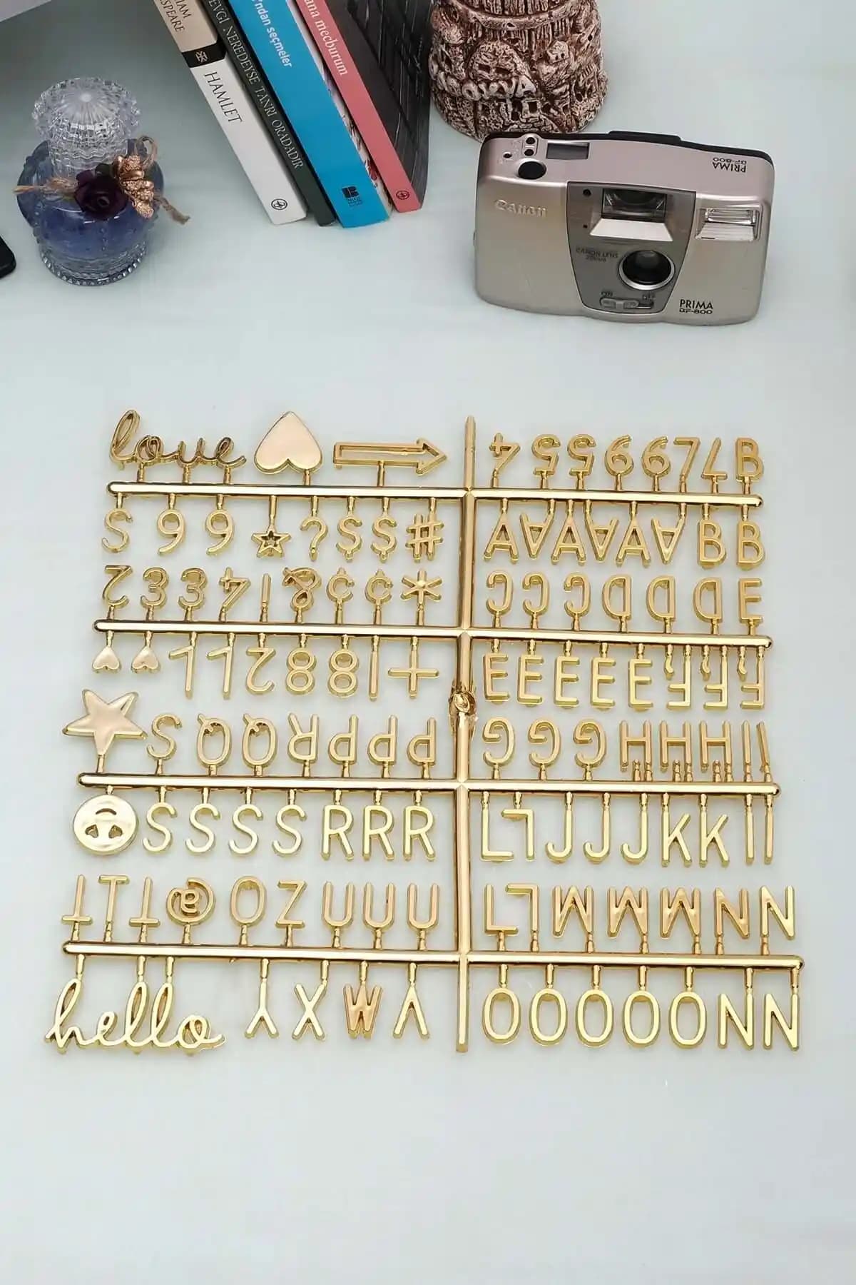 Patla<dı> Gitti Altın Kaplamalı Harf Seti: Şık ve Çok Amaçlı Dekorasyon Çözümü