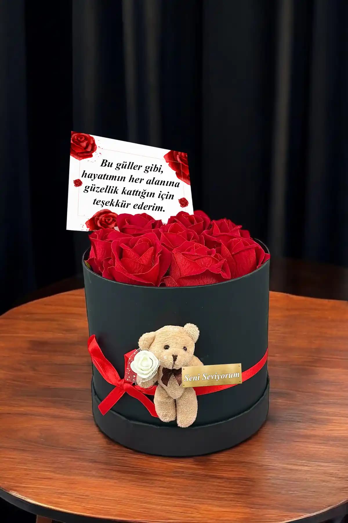 Zemtigo Solmayan Kırmızı Güllü ve Sevgiliye Özel Çiçek Kutusu 8 Gül ve Ayıcık