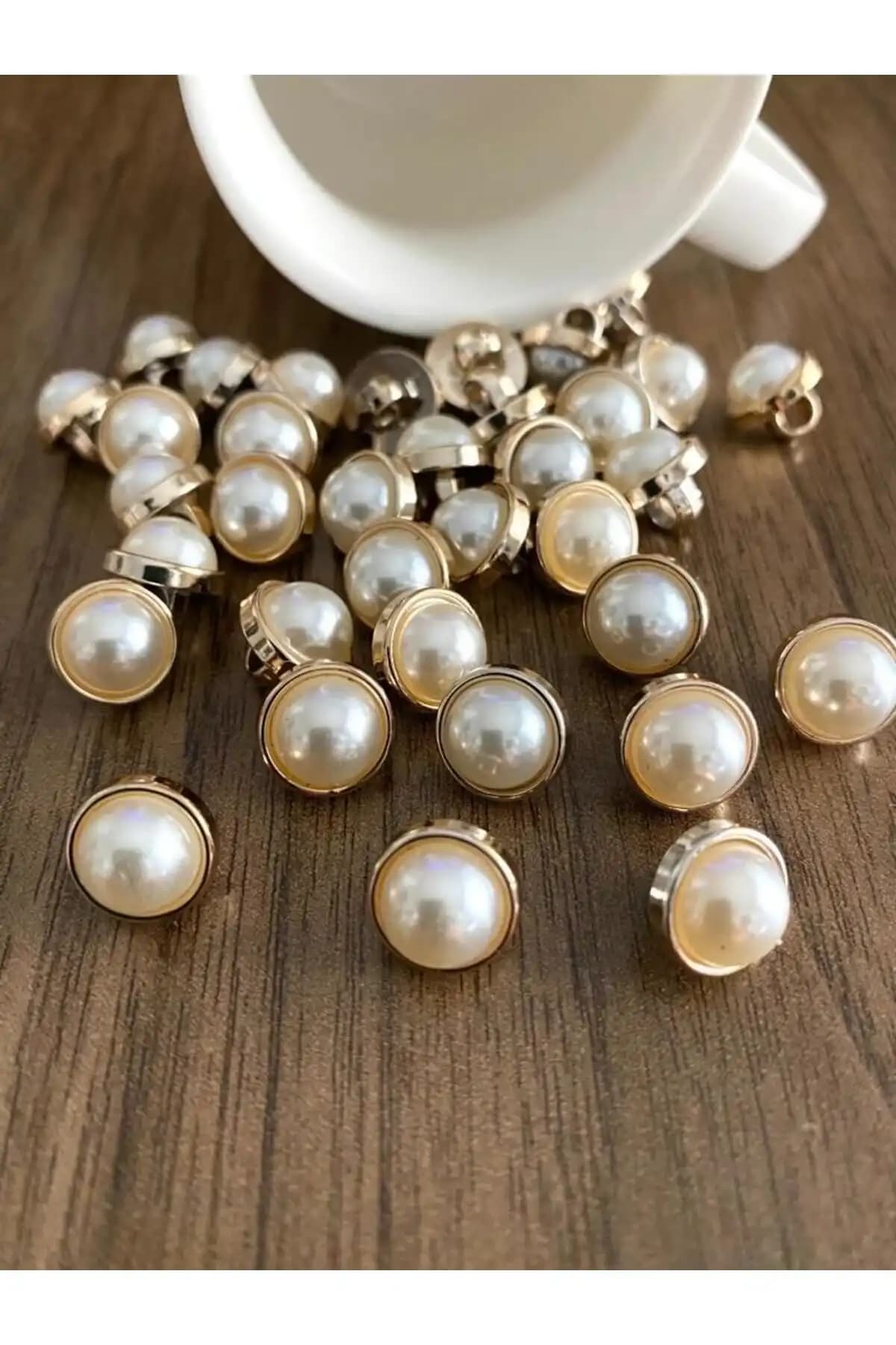 Canan Dizayn 11,5 mm Ayaklı Gold İnci Metalize Düğme Şıklık ve Fonksiyonellik Bir Arada