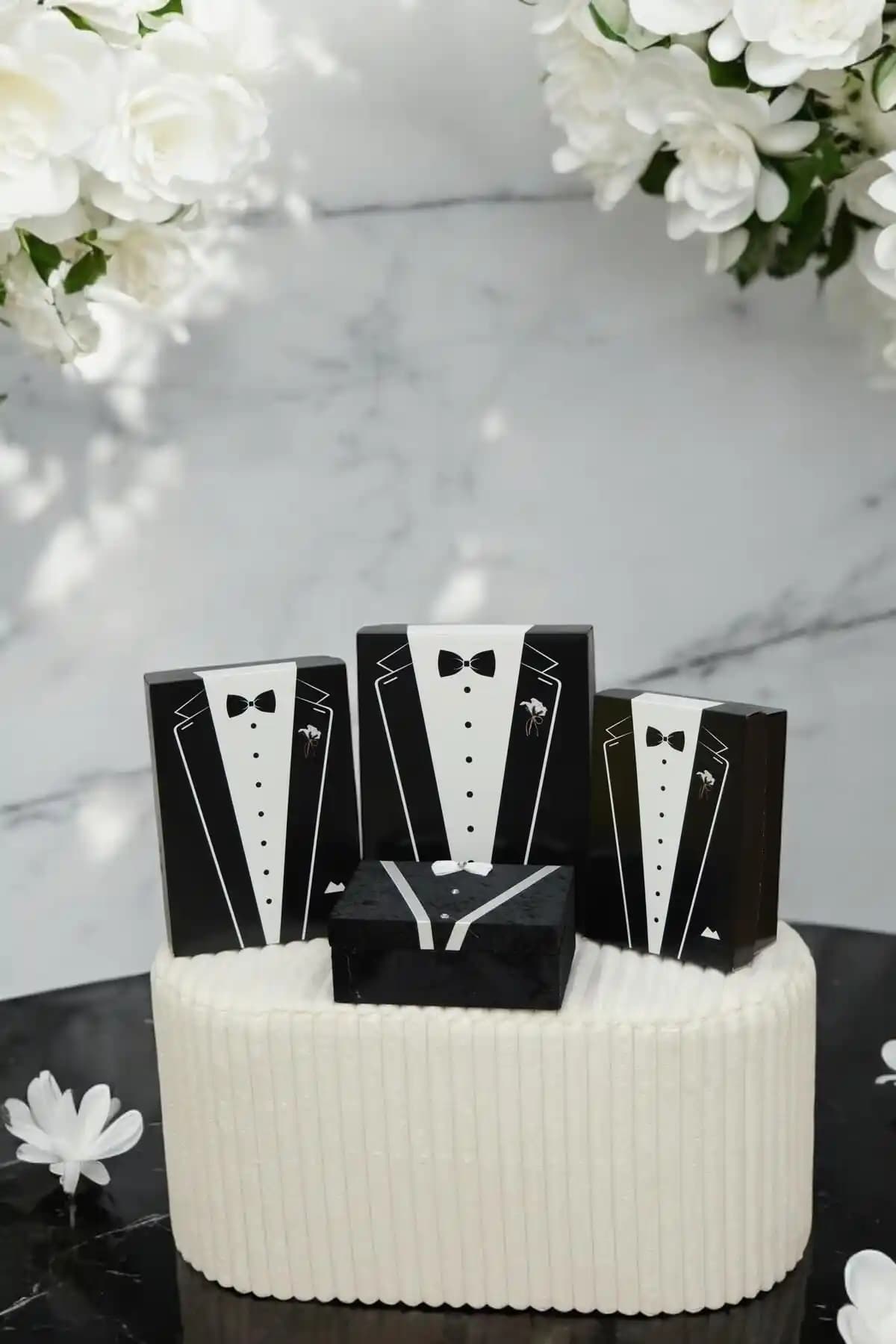 Duru Çeyiz Sandıkları ve SKY UP 4’lü Kutulu Damat Bohça Seti Karşılaştırması