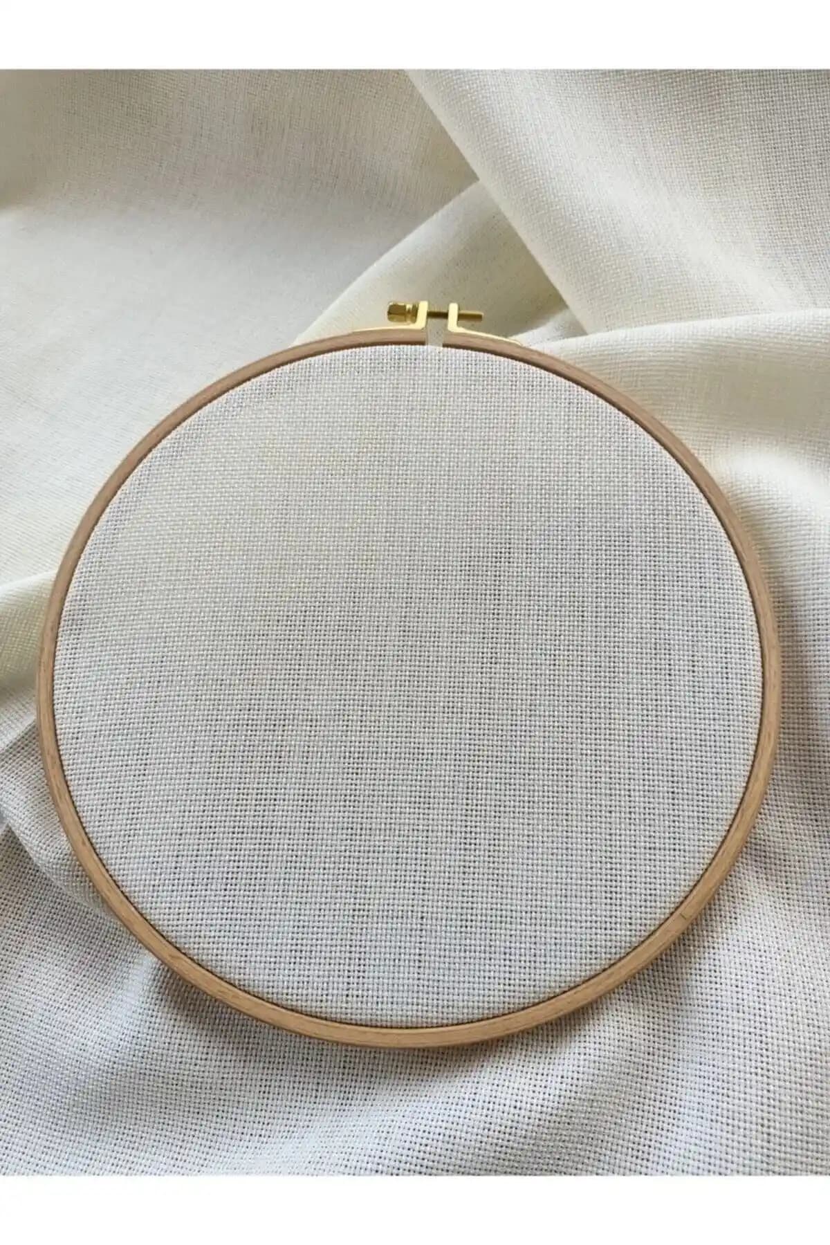 Fabricorg Linen Punch Etamin Nakış Kumaşı: Dayanıklı ve Çok Yönlü Tasarım Ürünü