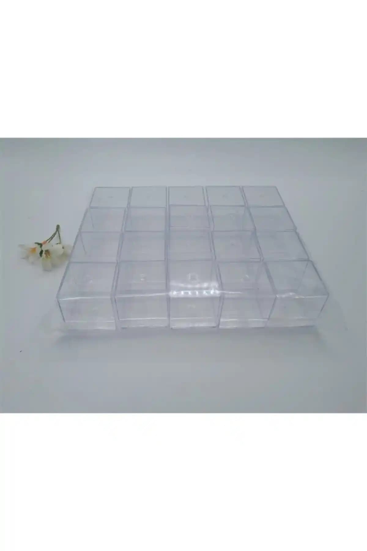 Genel Markalar Mika Kutu 5x5x5 Şeffaf ve Çok Yönlü Kullanım İmkanıyla Öne Çıkıyor