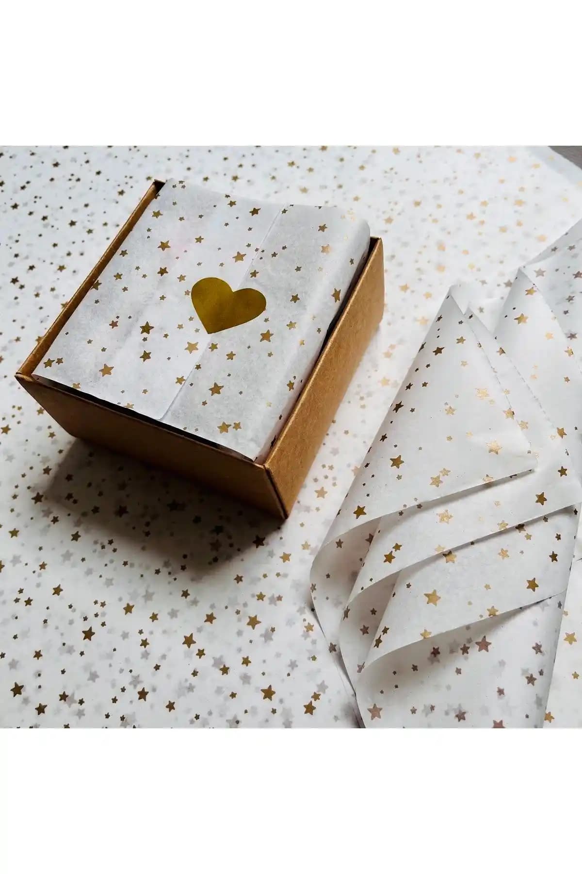 Pelur Kağıdı Karşılaştırması: Gold Yıldız ve Kalpli Kırmızı Desenli Modelleri Analizi