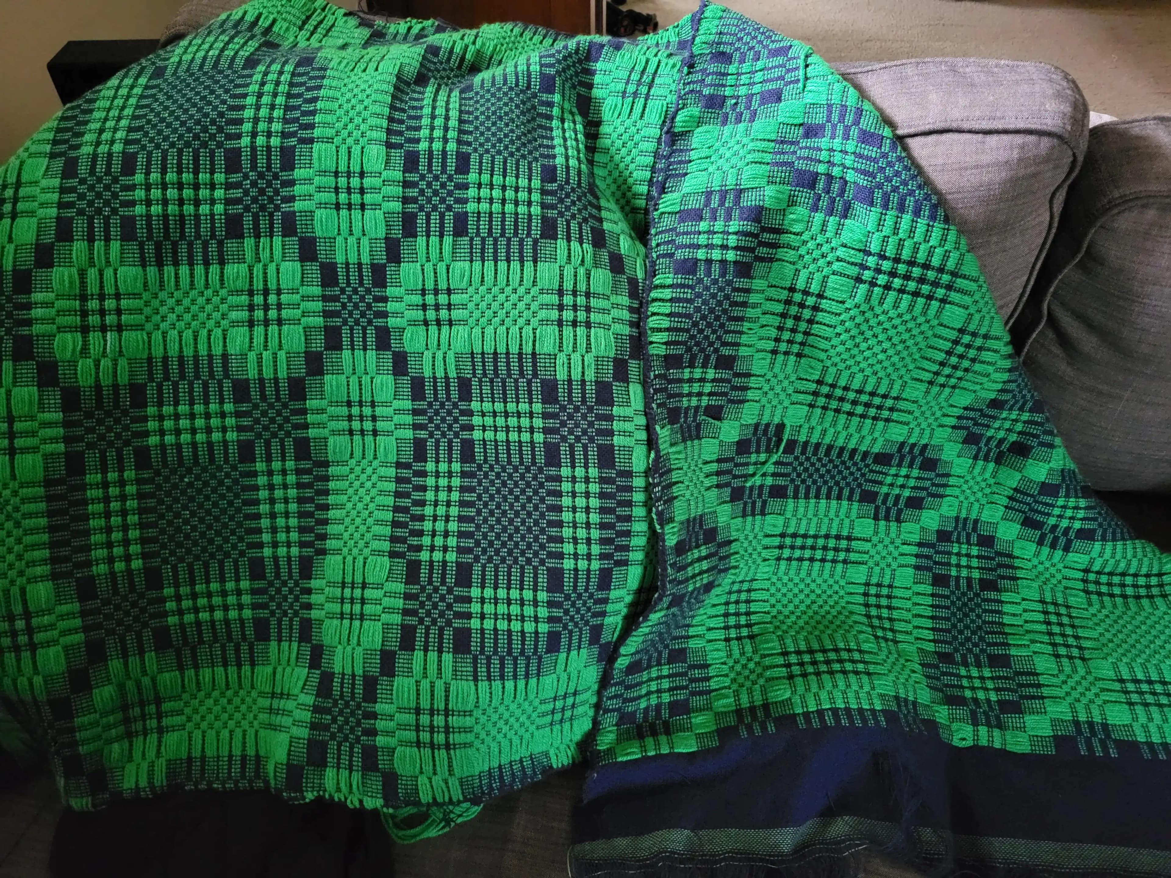 Dokuma Tezgahında Bebek Battaniyesi Üretimi: Teknik Detaylar ve Malzeme Seçimi