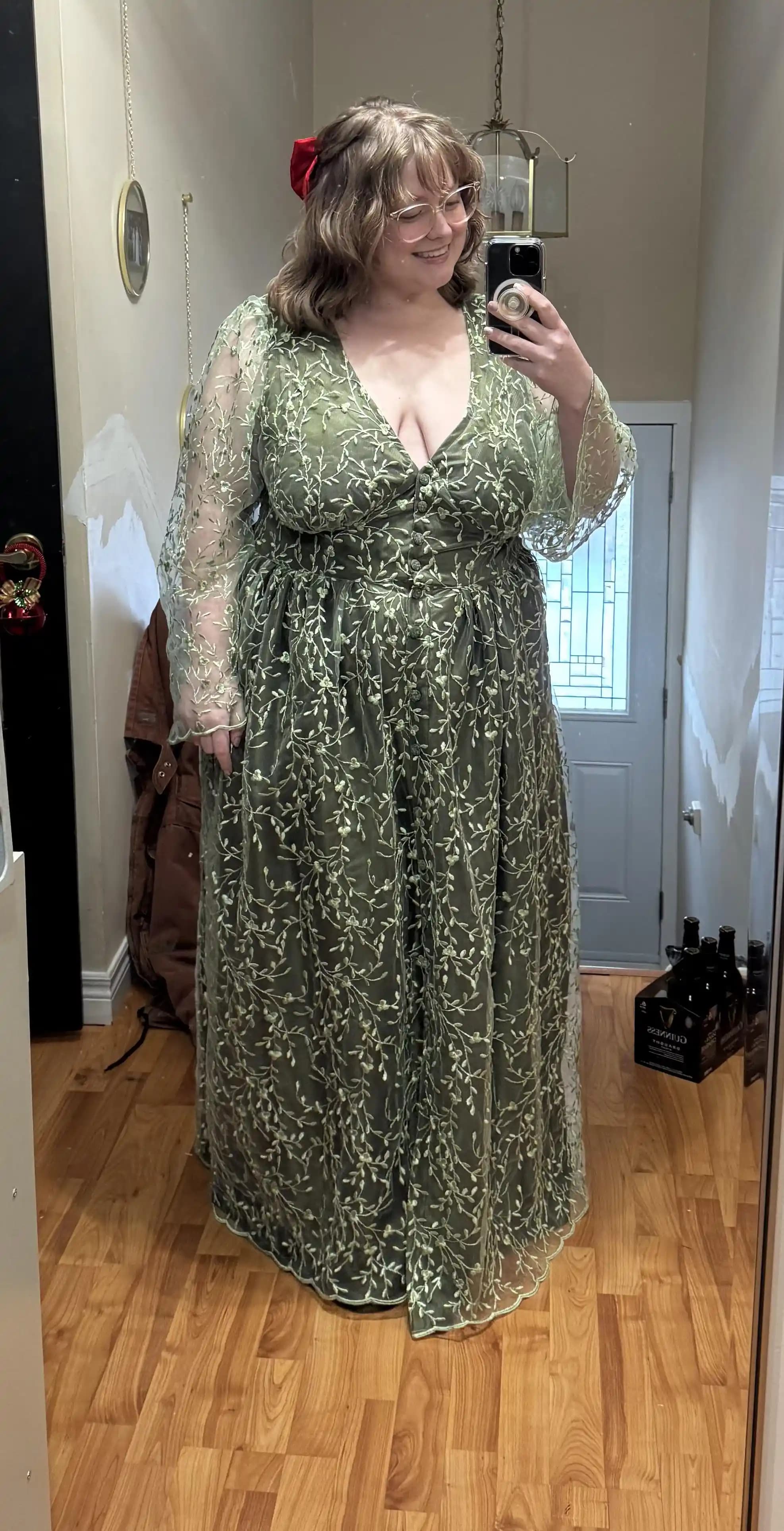 Kış Düğünü İçin Özel Tasarım Elbise ve Dikiş Teknikleriyle Şıklık