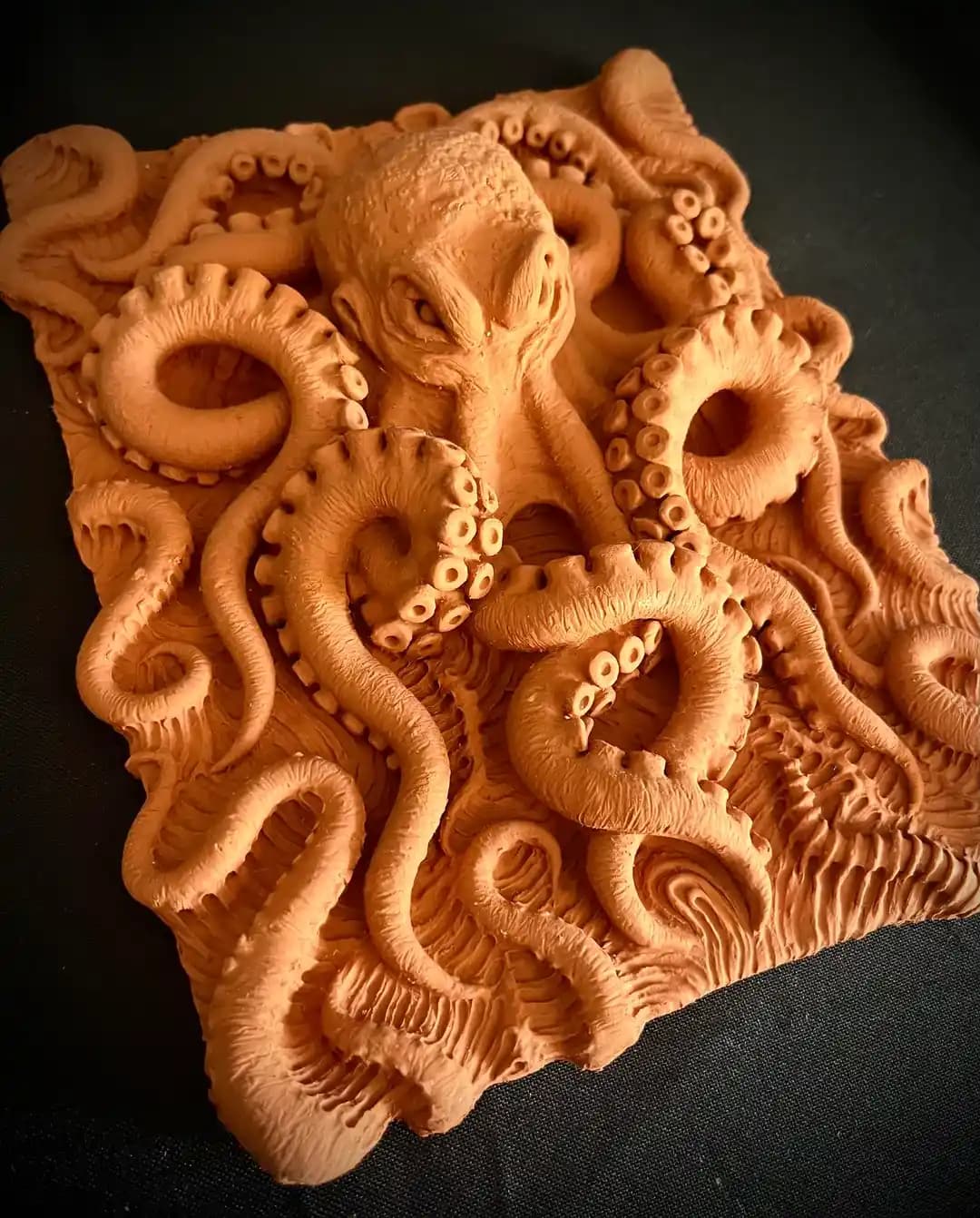 Polimer Kilden Ahtapot Heykeli Yapımı: Teknikler ve Malzeme Tasarrufu Yöntemleri