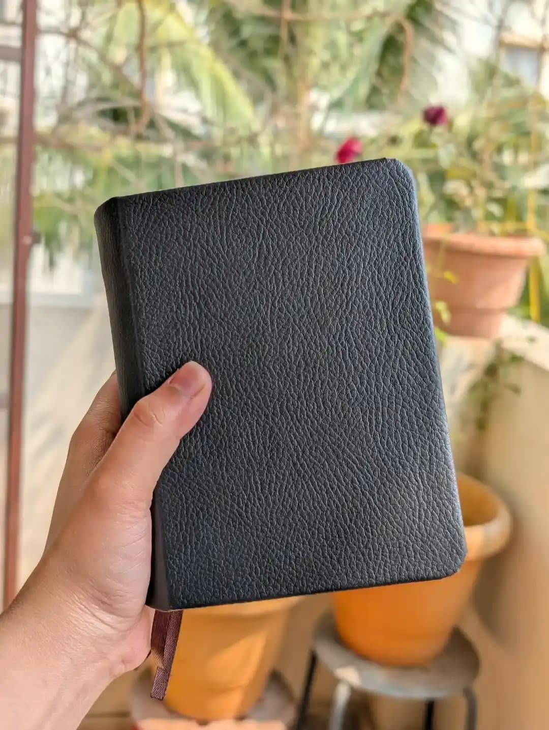 42 İmzalı, 1008 Sayfalık Sert Kapaklı Kitap Ciltleme Süreci ve Teknik Zorlukları