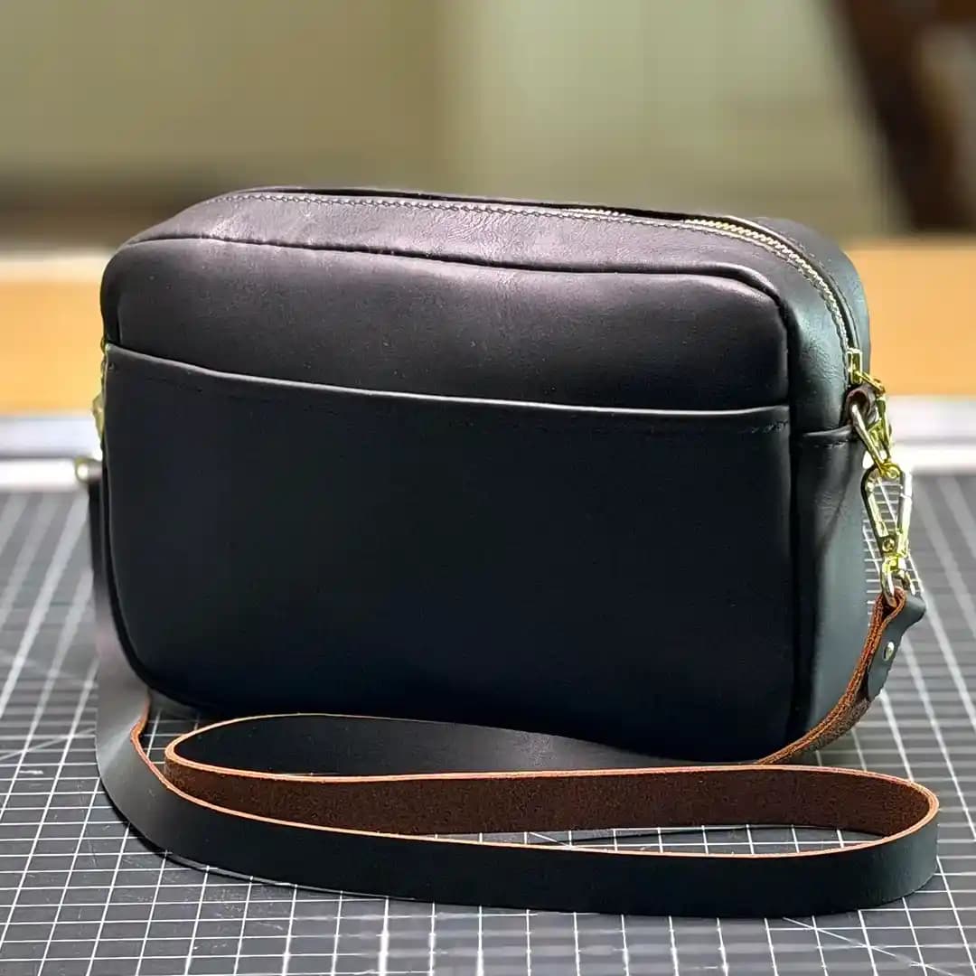 İlk Deri Çanta Yapımı: Malzeme Seçimi, Teknikler ve Uygulama İpuçları