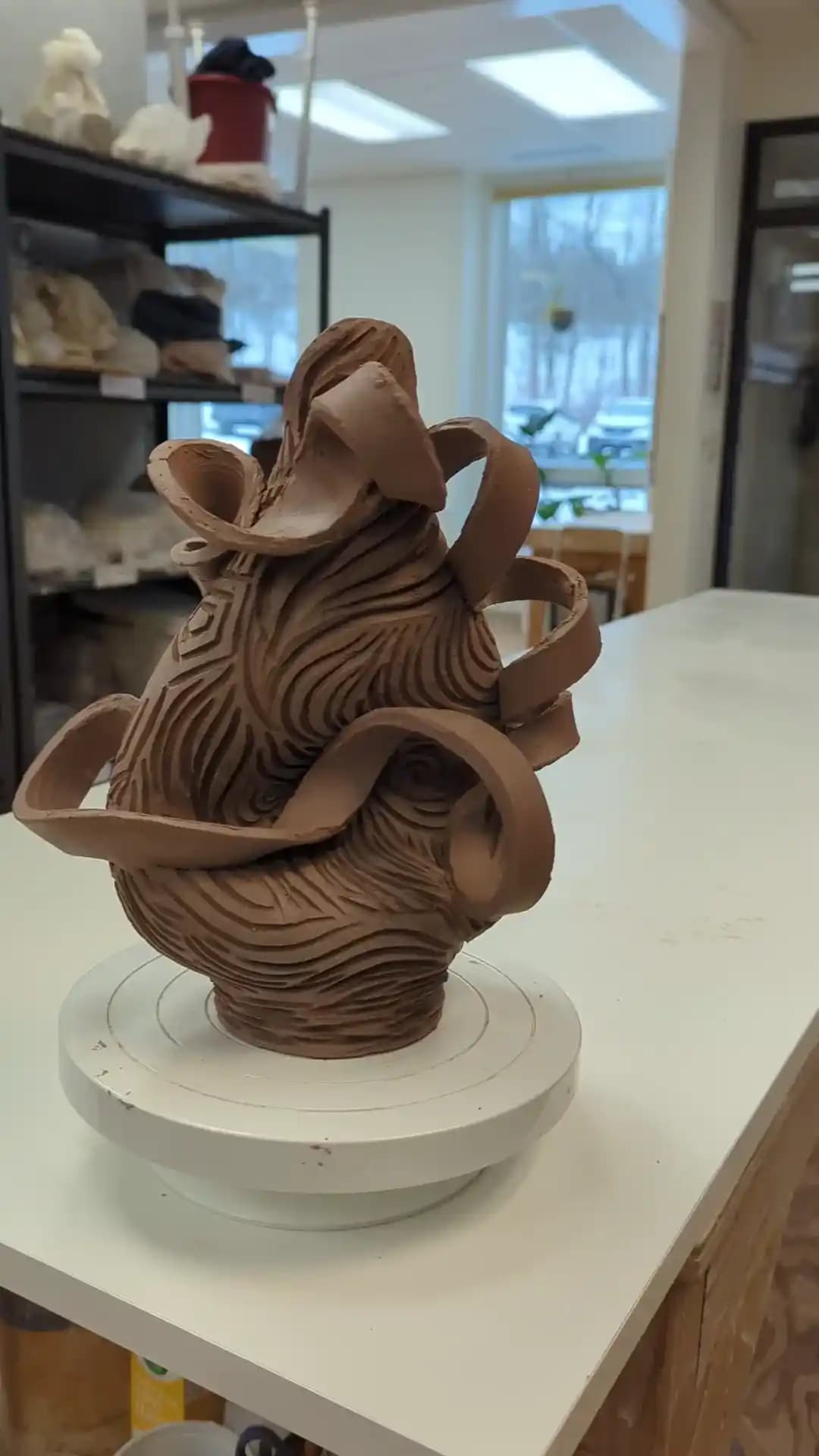 Seramikte Başarısız Parçalardan Yaratıcı Sanat Eserleri Oluşturma Yöntemleri ve Kaynakları