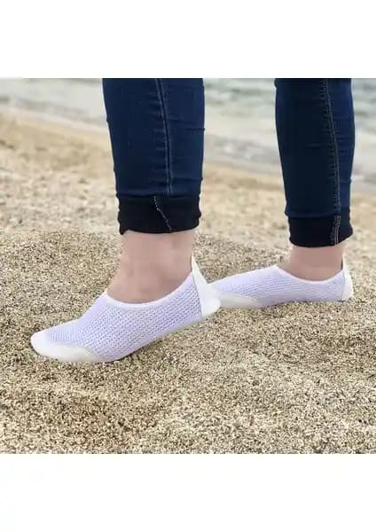 Deniz Ayakkabıları Karşılaştırması: Kalın Tabanlı ve Şeffaf Modellerin Özellikleri