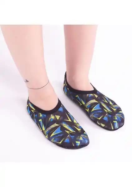 Savana Kaymaz Havuz Patiği ve Deniz Ayakkabısı Karşılaştırması: Hangi Ürün Daha Uygun