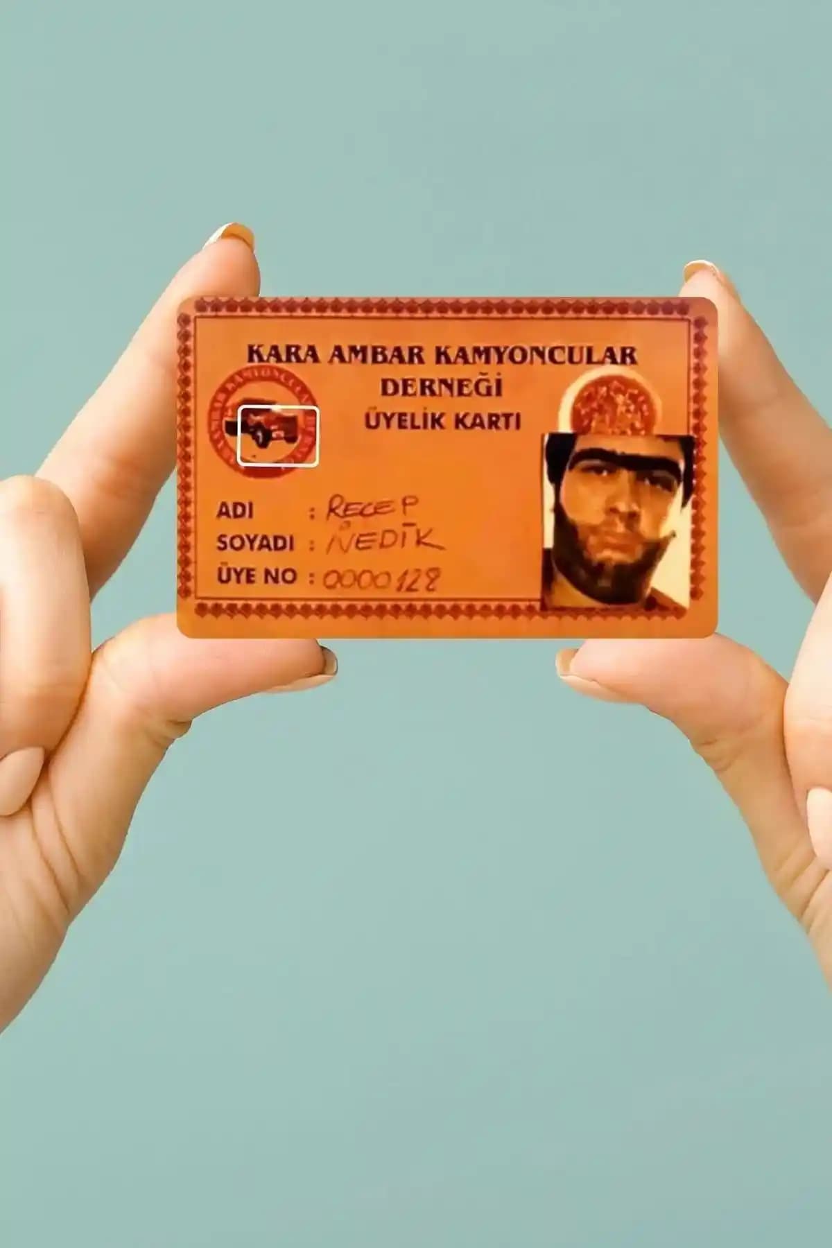 Kredi Kartı Kaplama Ürünlerinin Karşılaştırması: Kalite, Kullanım ve Renk Özellikleri