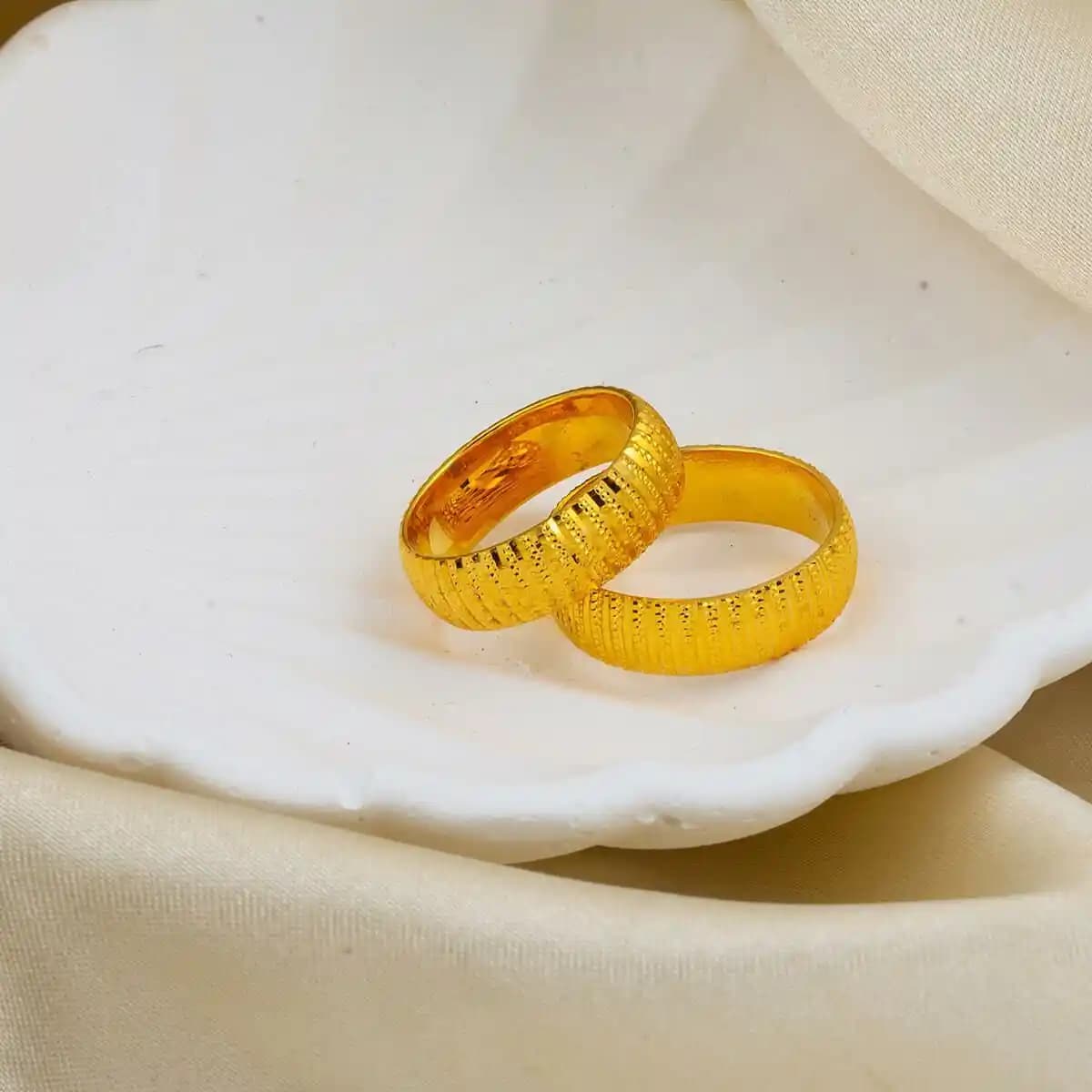 22 Ayar Kadın Alyanslarının Estetik ve Dekoratif Kullanım Rehberi