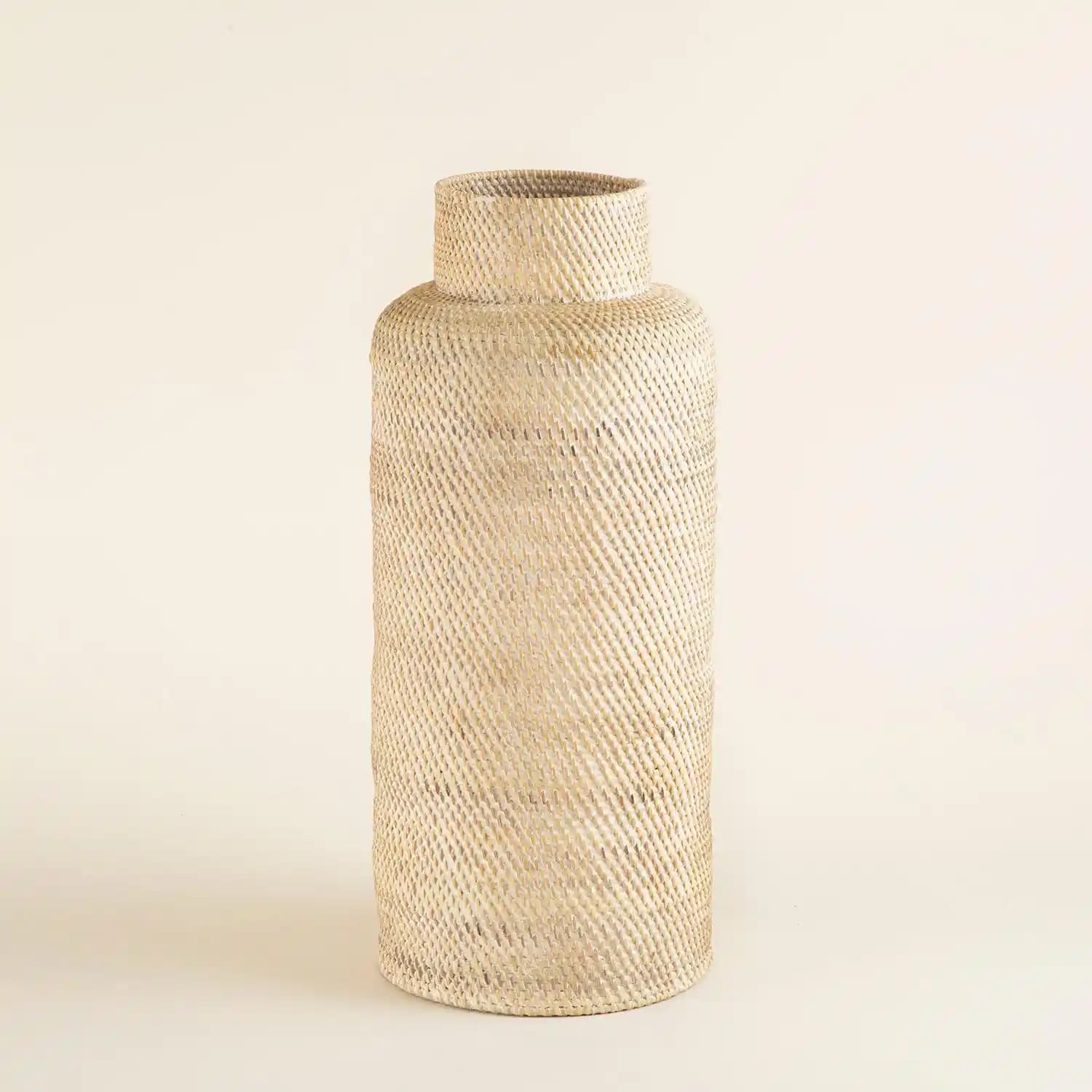 70 cm Vazo Dekorasyon Trendleri ve Mekanlara Katkıları Hakkında Detaylı Rehber