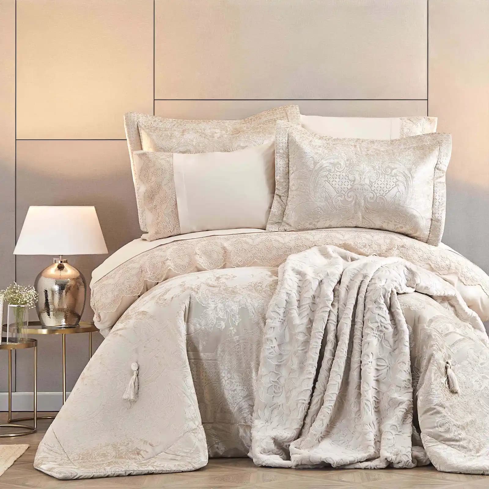 8 Parça Çeyiz Setleriyle Evinize Şıklık ve Konfor Katmanın Yolları