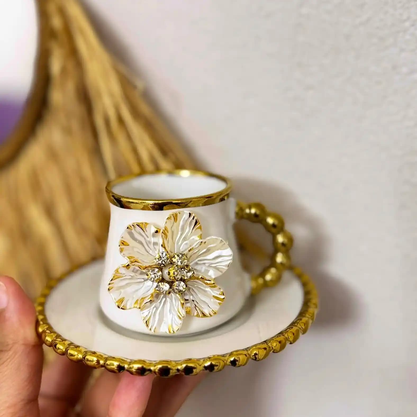 Boncuklu Fincan Takımlarıyla Dekorasyonunuza Zarif ve Sıcak Dokunuşlar Katın