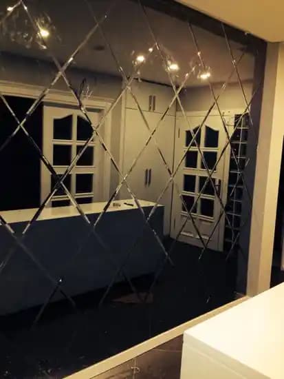 Cam Aynalar ile Modern ve İşlevsel Dekorasyon Çözümleri 2023