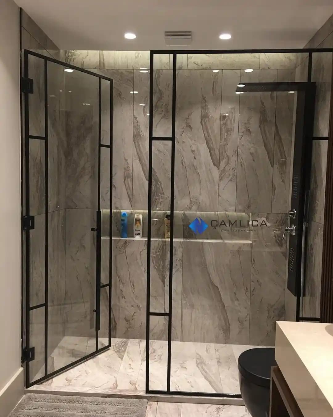 Cam Banyo Çözümleri ile Modern ve Şık Bir Banyo Dekorasyonu Yaratma Rehberi