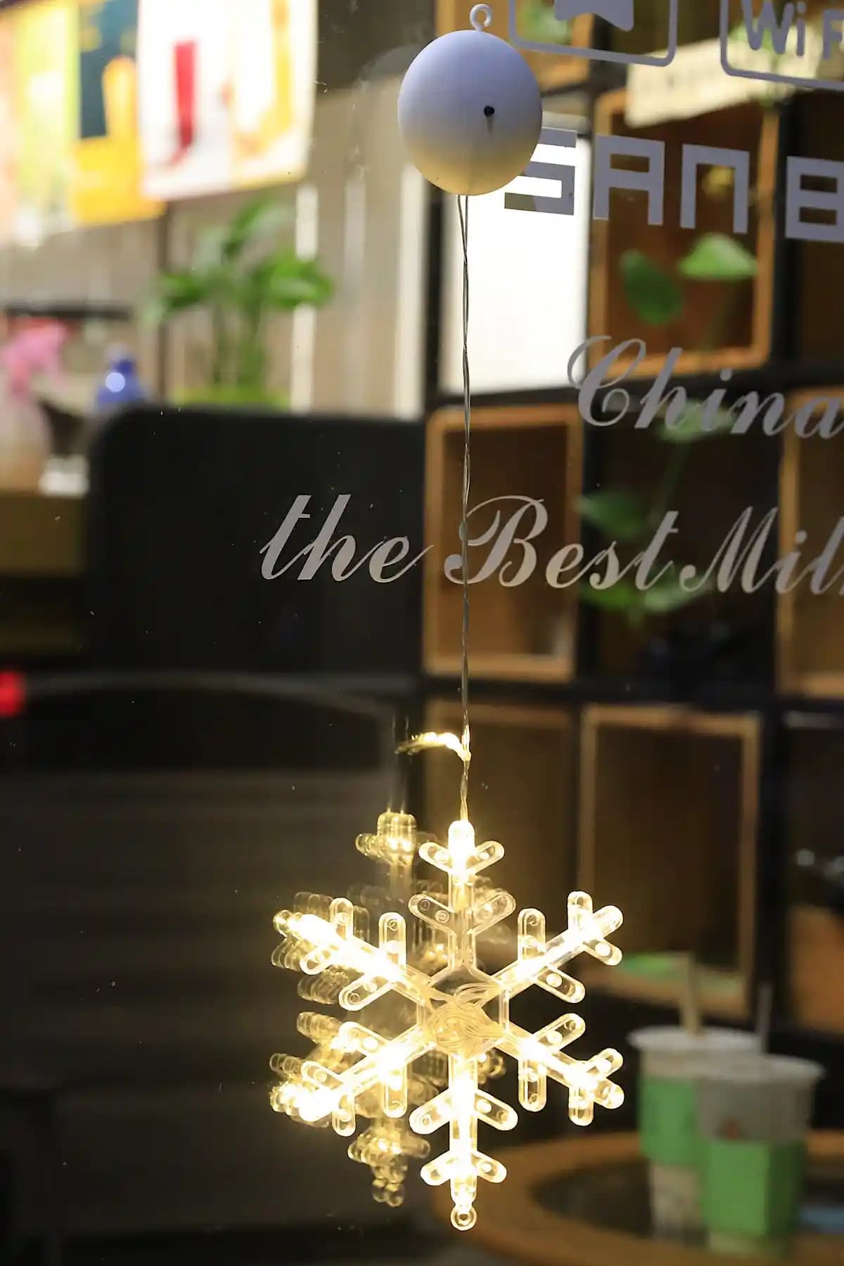 Cam Süsleri ile Dekorasyonda Zarafet ve Şıklık Sağlayan Modern Yaklaşımlar