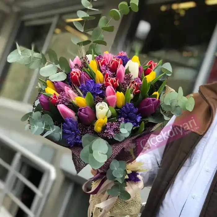 Çiçek Modelleri ve Doğal Dokularla Dekorasyonunuzu Canlandırma Yöntemleri