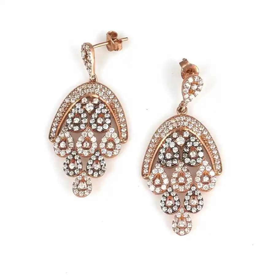 Çiçek Temalı Avize Modelleri ve Dekorasyona Katkılarıyla Mekanlarınızı Güzelleştirin