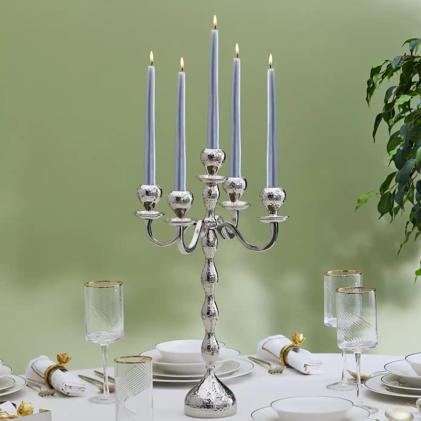 Dekorasyonda Şıklık ve Fonksiyonellik İçin 5'li Şamdan Setleri Rehberi