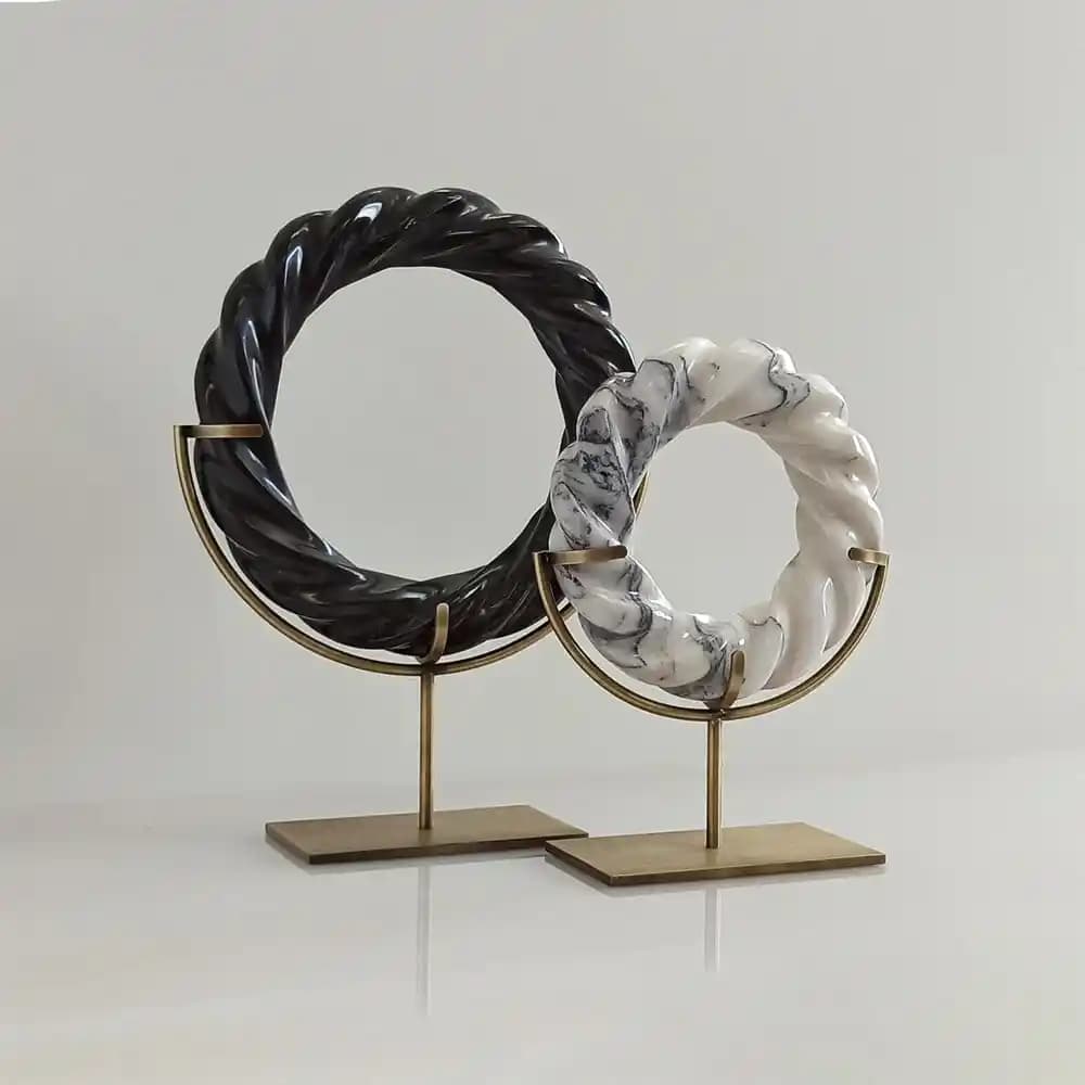 Dekoratif Obje Seçimi ve Trendleri: Mekânlara Şıklık ve Anlam Katmanın Yolları