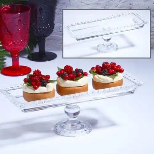 Dikdörtgen Ayaklı Cam Sunumluklar ile Dekorasyonda Estetik ve İşlevsellik