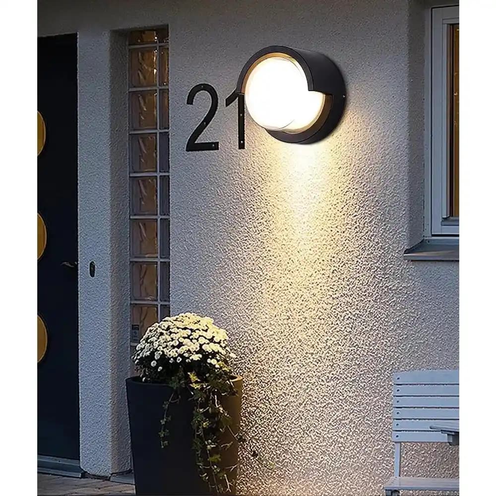 Dış Mekan Aplik Modelleriyle Bahçe ve Balkonlarınızı Estetik ve Güvenli Hale Getirin