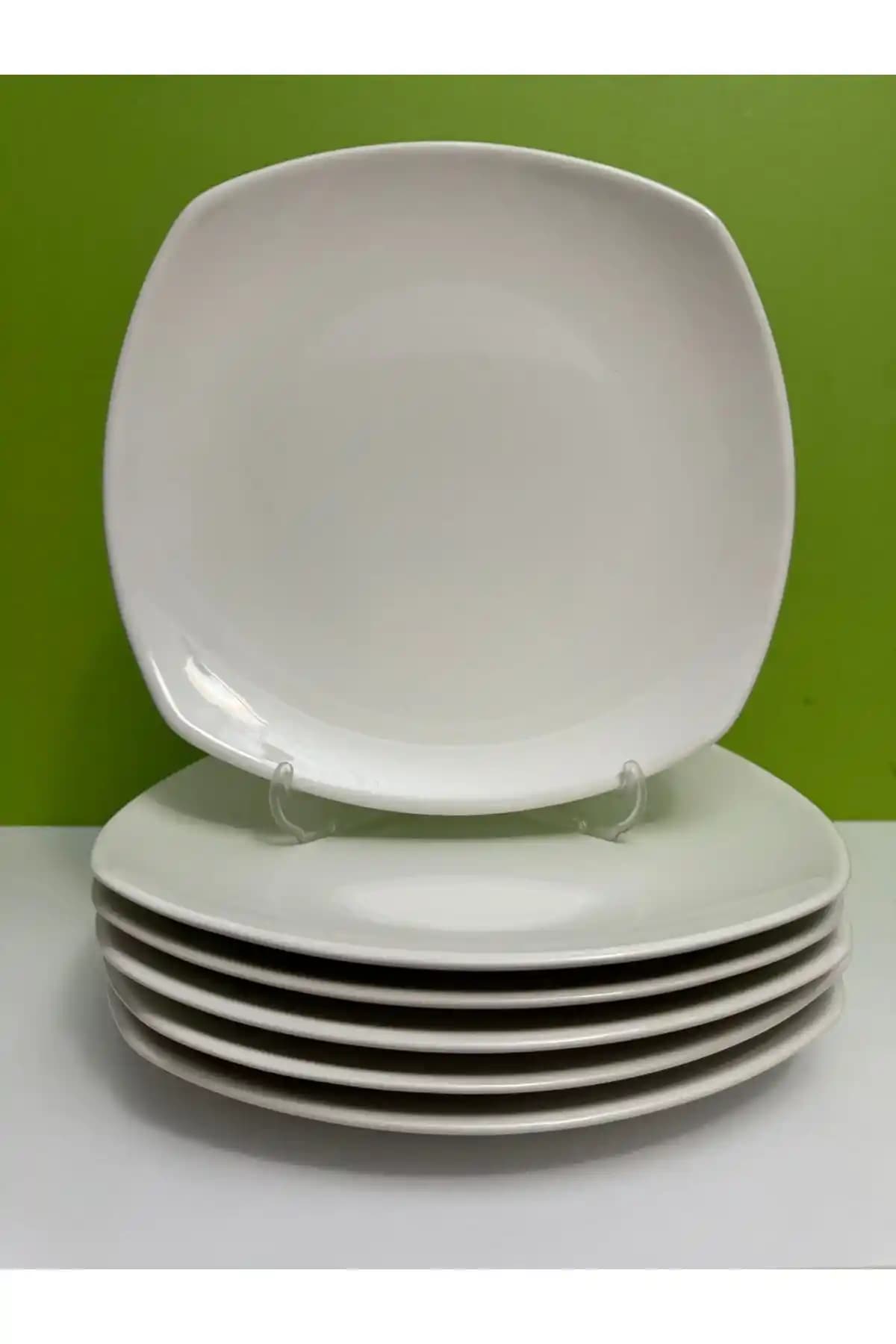 Düz Beyaz Servis Tabağı ile Sofralarınızı Şık ve Zarif Hale Getirin