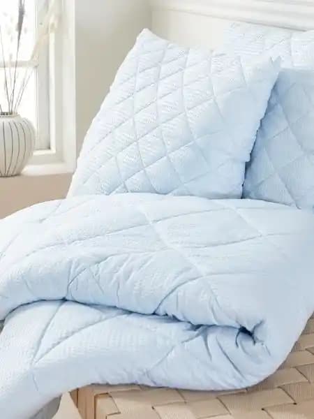 Elyaf Yorganlar: Modern Dekorasyon ve Konfor İçin Hafif ve Sağlıklı Seçenekler