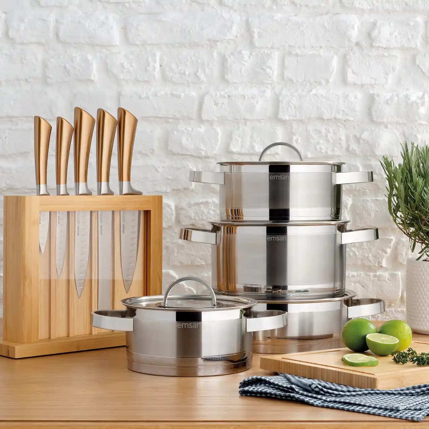 Emsan Karya Indüksiyon Tabanlı 8 Parça Paslanmaz Çelik Tencere Seti Dekorasyonda Şıklık ve Fonksiyonellik