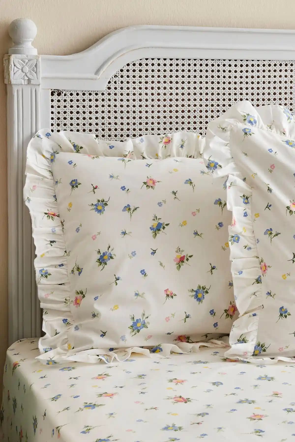 Fırfırlı Çarşaflarla Yatak Odasında Şıklık ve Zarafet Yaratma Rehberi