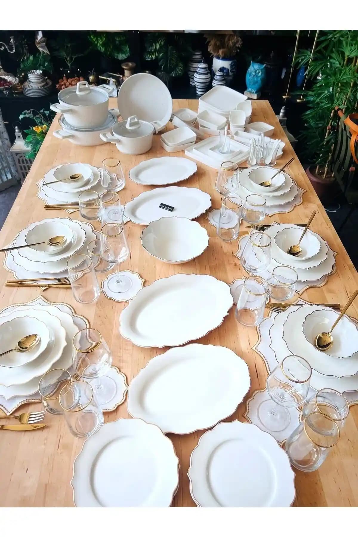 Gold Detaylı Çatal Bıçak Takımlarıyla Sofralarınıza Şıklık Katın ve Dekorasyonda Fark Yaratın