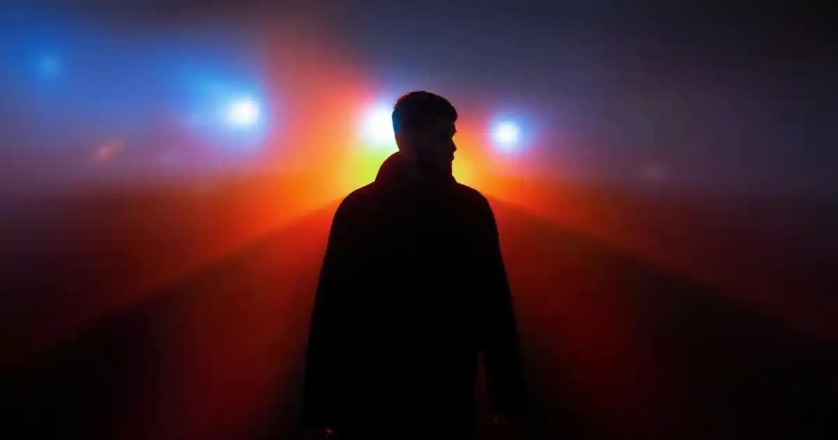 Güllerle Yatak Süsleme: Romantik ve Şık Yatak Odası Dekorasyonu İpuçları