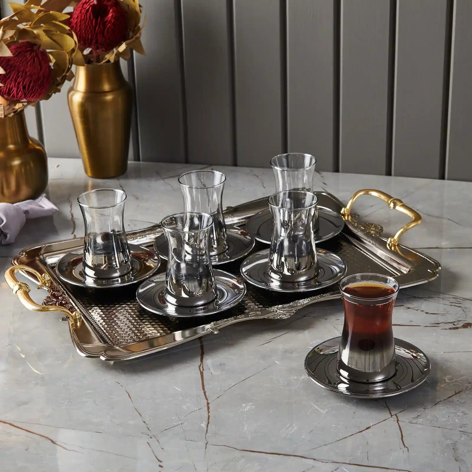 Gümiş Çay Setleri ile Dekorasyonunuza Zarif ve Estetik Dokunuşlar Katın