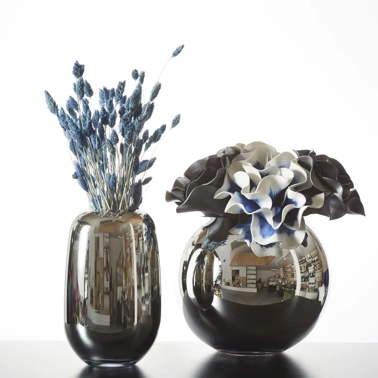 Gümüş Vazo Dekorasyonunda Zarafetin Simgesi ve Dekoratif Kullanım İpuçları